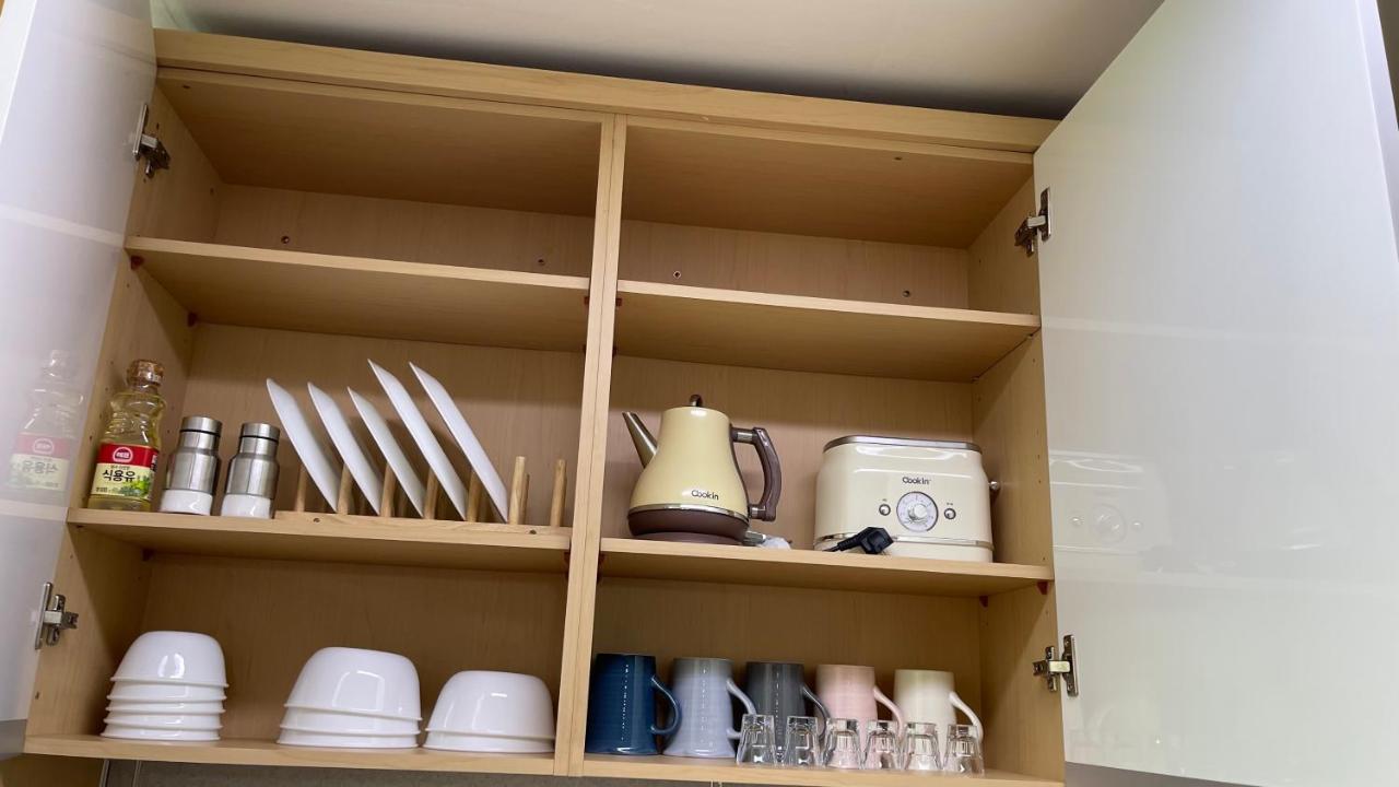 Hongdae 3 - 1min From Hongik Uni Station Exit #1 Apartemen Seoul